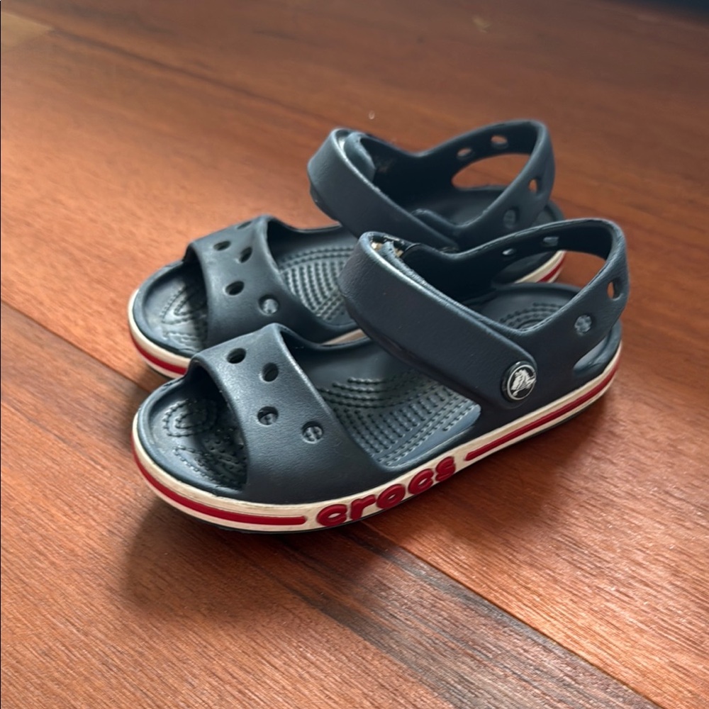 CROCS Black Sandals with Adjustable Straps and Ventilation
